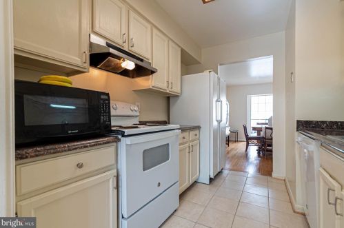 5 Casino Ct, Silver Spring MD 20906-5953 exterior