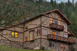 9689 Embroden Rd, Plain, WA 98826-9043