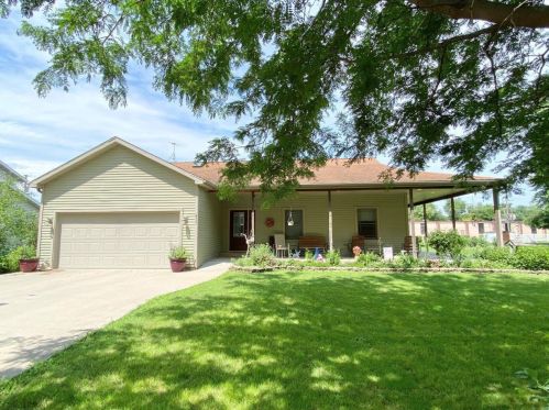 835 Bell Ave, Swygert, IL 61764-1439