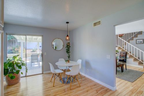 3071 Wicklow Dr, Riverside CA  92503-5806 exterior