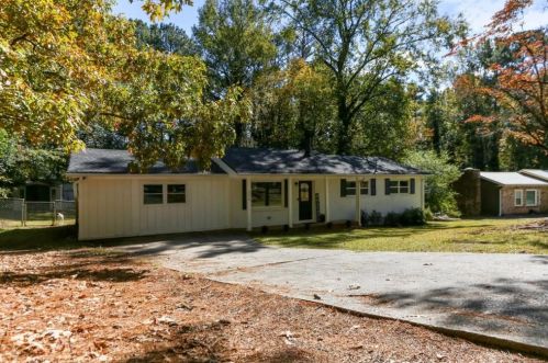 2274 Chestnut Log Loop, Lithia Springs GA  30122-3551 exterior