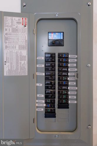 2024 8th St, Philadelphia PA  19122-1304 exterior