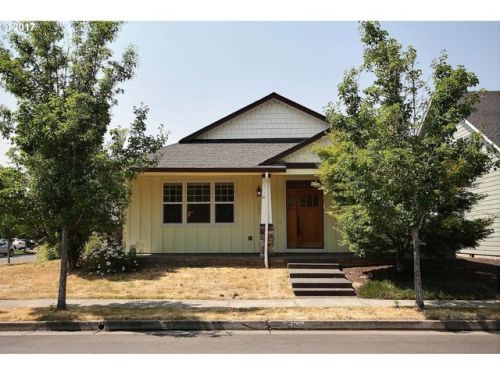 1600 Webb Lake Dr, Silverton, OR 97381-2513