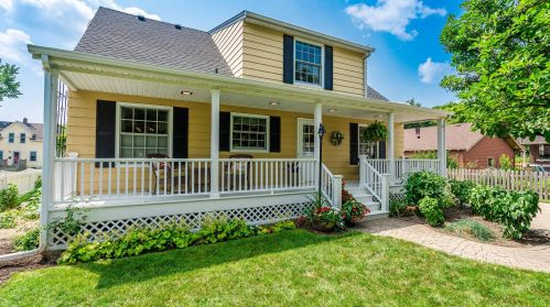 211 Turner Pl, Sycamore, IL 60178-2563