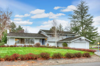 242 Yale Dr, Medford, OR 97504-9736