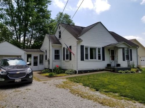 605 Walnut Hill Rd, Covington, IL 62271-1719