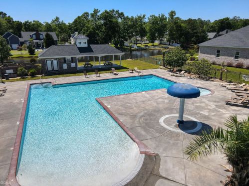 210 Fairmont Dr, Rincon GA  31326-4010 exterior