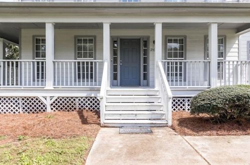 216 Queens Cemetery Rd, Good Hope, GA 30641-1505