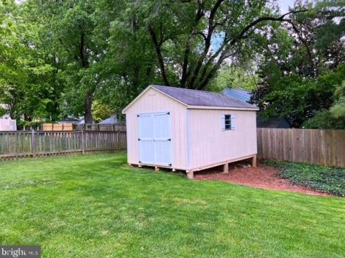 212 Farmgate Ln, Silver Spring MD 20905-5703 exterior