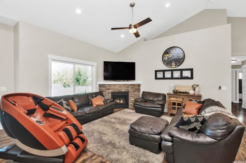 1407 Mtn Rd, Ogden UT  84404-6034 exterior