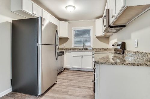 3585 Ingledale Dr, Atlanta GA  30331-2434 exterior