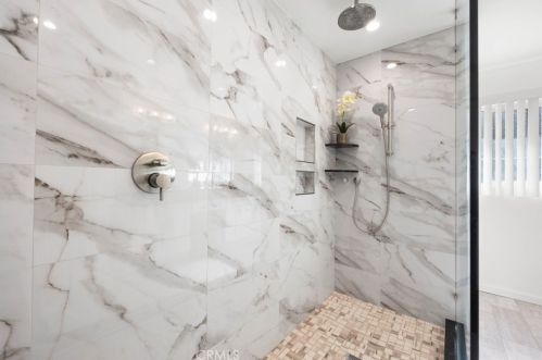 1851 Greenbriar Rd, Glendale CA  91207-1064 exterior
