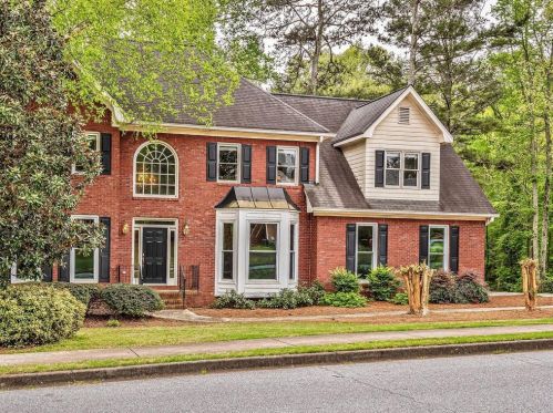 1695 Pinetree Pass Ln, Lilburn, GA 30047-5667