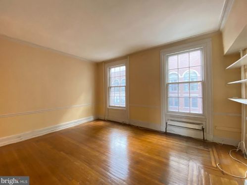 2001 Chancellor St, Philadelphia, PA 19103-5604