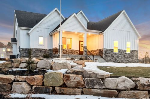 2712 Mt Jordan Rd, Sandy UT 84092-3380 exterior