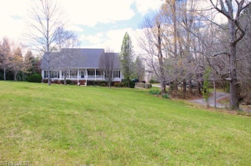 3700 Jeannie Rd, Whitsett, NC 27377-8703