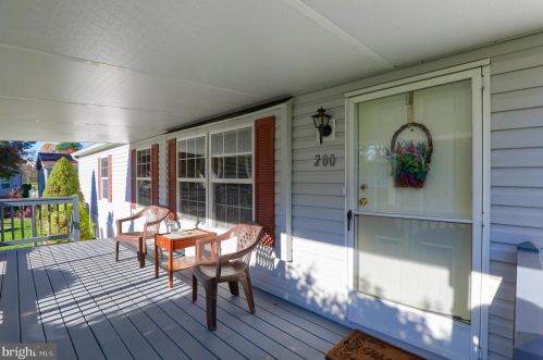 200 Cricklewood Ct, Lancaster PA  17603-2173 exterior