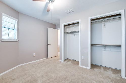 2440 Pecan Grv Ct, Irving TX  75060-6563 exterior