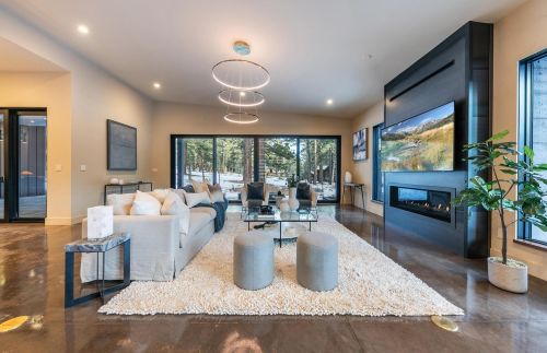 11761 Bottcher Loop, Truckee CA  96161-2791 exterior