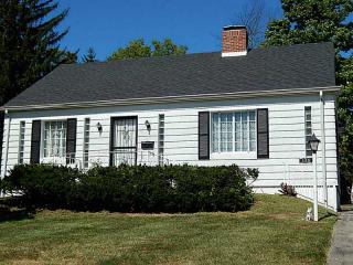 320 Glendale Dr, Springfield, OH 45504-1804