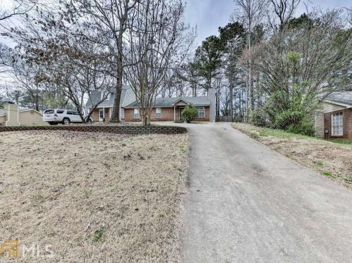 4925 Farmstead Ct, Holly Springs, GA 30188-3800