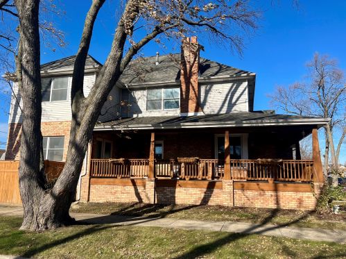 10556 Troy St, Chicago, IL 60655-2028
