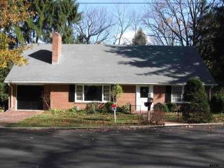1573 Old Farm Ln, York, PA 17403-4045