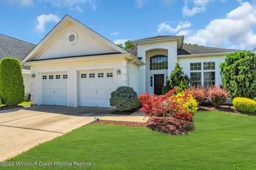 19 Bay Hill Rd, Jackson Twp, NJ 08527-4073