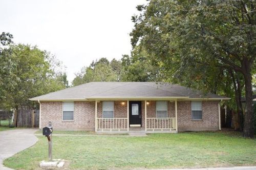 9020 Rowland Dr, Fort Worth, TX 76108-2229