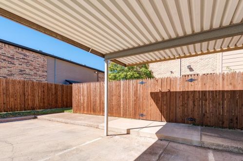 7431 Kingswood Cir, Fort Worth TX  76133-6534 exterior