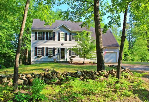 101 Gould Rd, Weare, NH 03281-5916