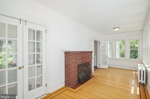 409 Warwick Rd, Tavistock NJ 08033-3829 exterior