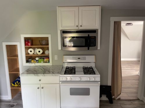 8 Lincoln Ave, Pawcatuck CT  06379-1858 exterior