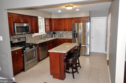 60 Deer Park Cir, Blenheim, NJ 08012-4404