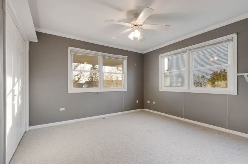 204 Julie Ln, Pingree Grove IL  60140-8379 exterior