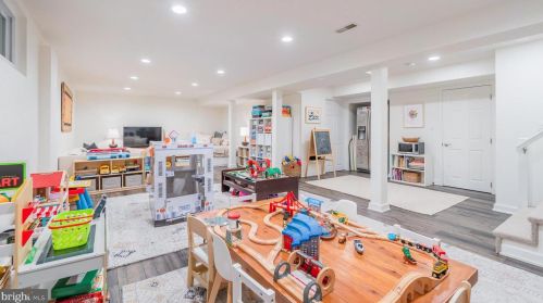 8 Nelson Rdg Rd, Princeton NJ  08540-7426 exterior