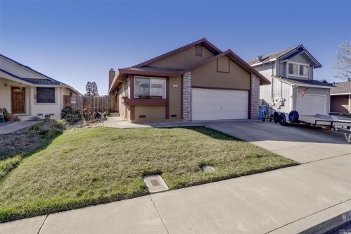 354 Zachary Dr, Vacaville, CA 95687-7840