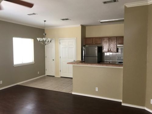 1805 Constantino Cir, Austin TX  78745-4172 exterior
