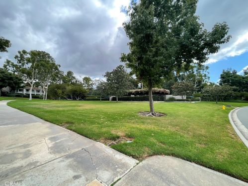 7 Falling Leaf, Irvine CA  92612-3205 exterior