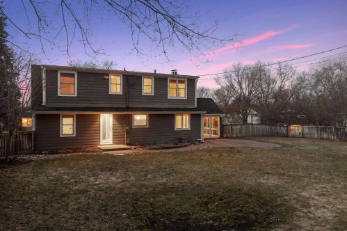 5217 Hollywood Rd, Minneapolis MN  55436-1422 exterior