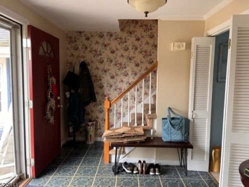19 Warren Rd, Dover, NJ 07869-1531