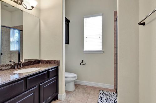 2036 Doolan Dr, Conroe TX  77301-4105 exterior