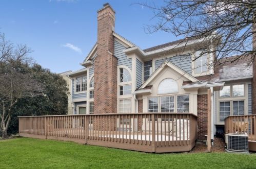 900 Fountain View Dr, Bannockburn IL  60015-4847 exterior