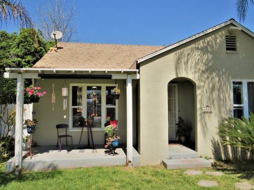 4315 Gardena Dr, Riverside, CA 92506-2026