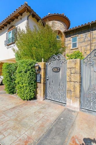 626 Newhope St, Santa Ana CA  92704-2156 exterior