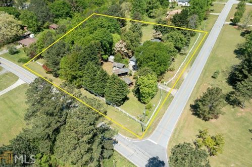 23 Acre Est, Toccoa, GA 30577-8136