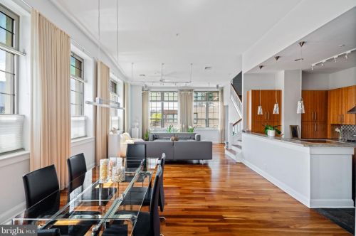 251 24th St, Philadelphia, PA 19103-5529