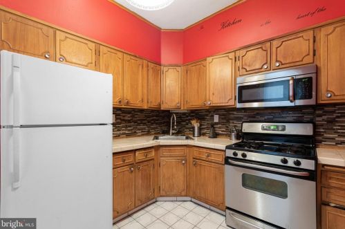 3854 19 St, Philadelphia PA  19130-2022 exterior