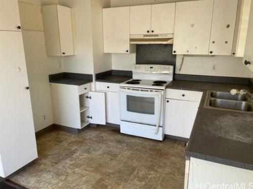 84-517 Nukea St, Nanakuli, HI 96792-1872
