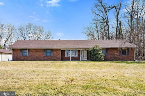 1414 Kitchens Orchard Rd, Falling Waters, WV 25419-3872